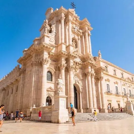 Ama Casa Siracusa ゲストハウス