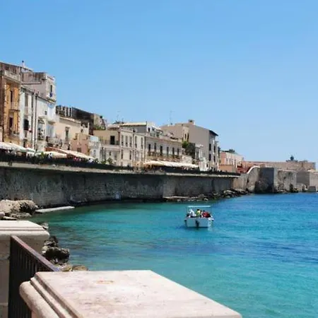 Ama Casa Siracusa ゲストハウス
